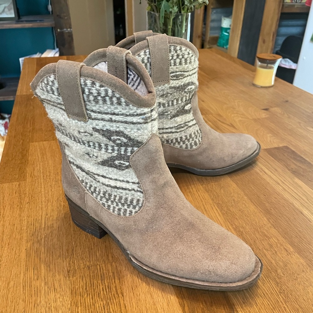 Born boots